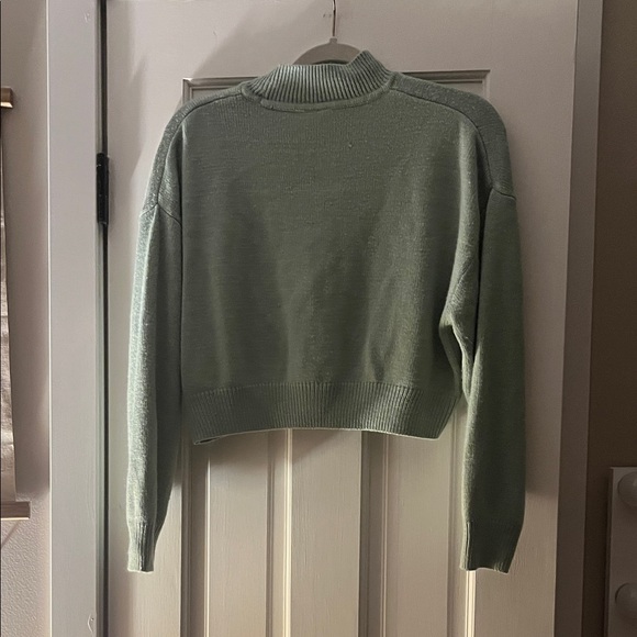 H&M Sage Green Turtleneck Sweater - Picture 6 of 6